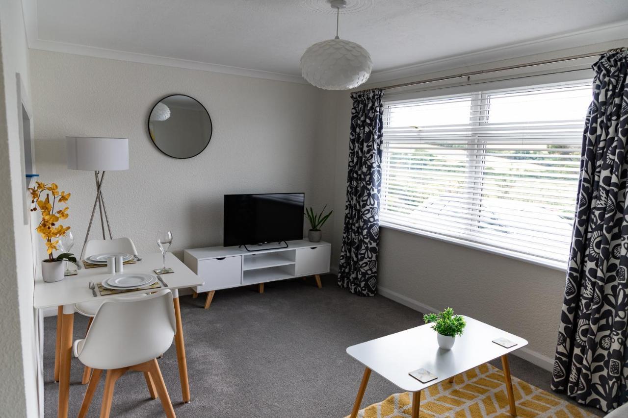 1 Chatsworth Riverscape Apartments - Riverview Apartment In Great Location With Free Parking Overlooking The Gannel Just A Short Walk From Newquays Incredible Beaches And Local Amenities New Quay Kültér fotó