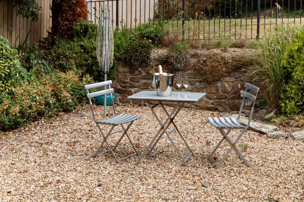 1 Chatsworth Riverscape Apartments - Riverview Apartment In Great Location With Free Parking Overlooking The Gannel Just A Short Walk From Newquays Incredible Beaches And Local Amenities New Quay Kültér fotó