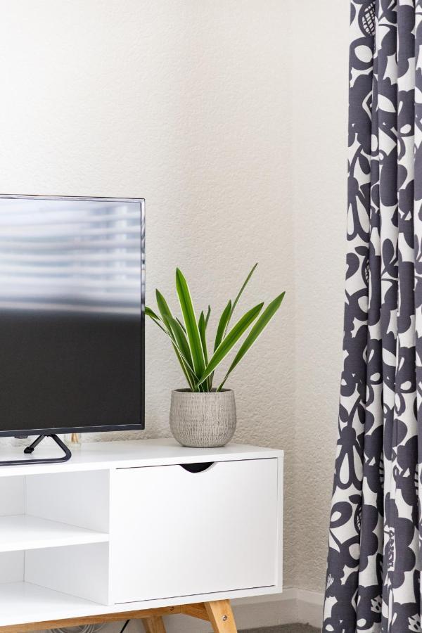 1 Chatsworth Riverscape Apartments - Riverview Apartment In Great Location With Free Parking Overlooking The Gannel Just A Short Walk From Newquays Incredible Beaches And Local Amenities New Quay Kültér fotó