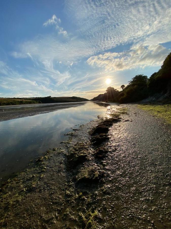 1 Chatsworth Riverscape Apartments - Riverview Apartment In Great Location With Free Parking Overlooking The Gannel Just A Short Walk From Newquays Incredible Beaches And Local Amenities New Quay Kültér fotó