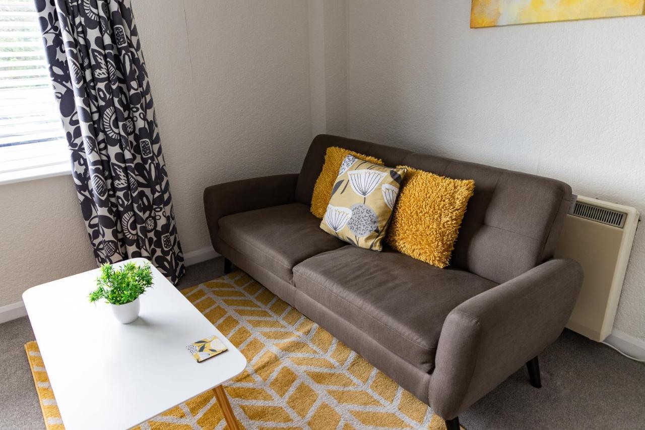 1 Chatsworth Riverscape Apartments - Riverview Apartment In Great Location With Free Parking Overlooking The Gannel Just A Short Walk From Newquays Incredible Beaches And Local Amenities New Quay Kültér fotó