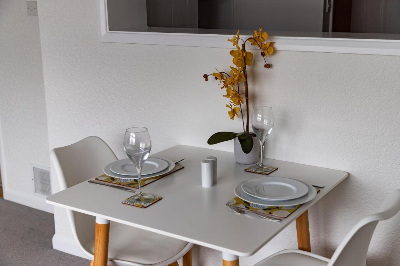 1 Chatsworth Riverscape Apartments - Riverview Apartment In Great Location With Free Parking Overlooking The Gannel Just A Short Walk From Newquays Incredible Beaches And Local Amenities New Quay Kültér fotó
