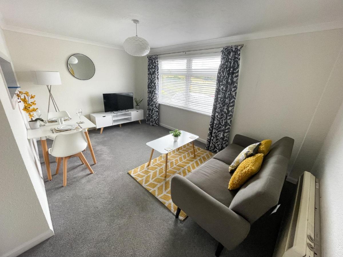 1 Chatsworth Riverscape Apartments - Riverview Apartment In Great Location With Free Parking Overlooking The Gannel Just A Short Walk From Newquays Incredible Beaches And Local Amenities New Quay Kültér fotó