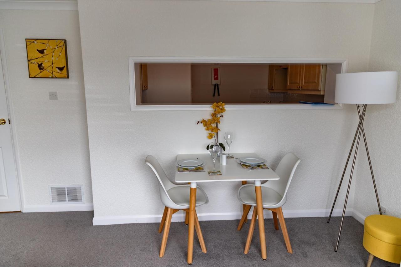 1 Chatsworth Riverscape Apartments - Riverview Apartment In Great Location With Free Parking Overlooking The Gannel Just A Short Walk From Newquays Incredible Beaches And Local Amenities New Quay Kültér fotó